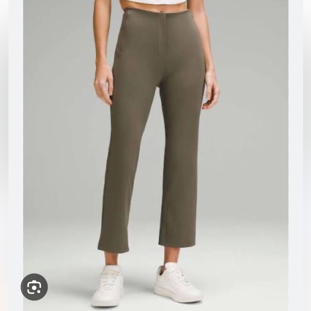 Lululemon Smooth Fit High Rise Pull On Crop Green 26”